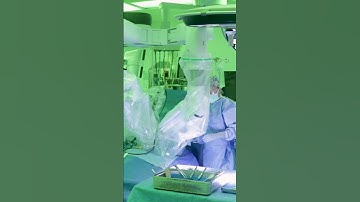 Cancer Surgeon Describes Robotic Surgery (A Game-Changer for Patients) #shorts