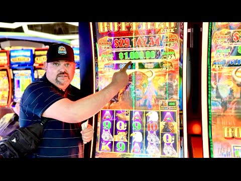 Cruise Ship Casino Madness! Slot Play All Day on Carnival Sunrise!