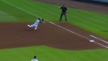 CLE@ATL: Freeman guards the line with diving stop