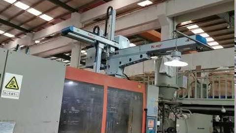 Kowey robot for plastic air conditioner shell  take out with Haitian injection molding machine