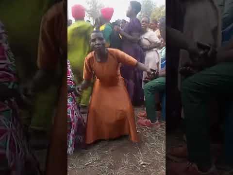 Anaijulia Hii Ngomaaa 