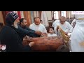 تطيب جسد القديس ابونا ابراهيم البسيط كاهن بنى صامت بيد القمص اكسيوس الصموئيلى والقمص موسى انسوفيرس