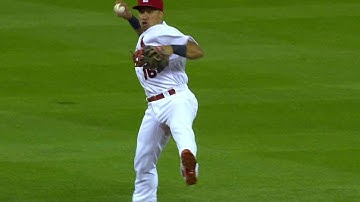 CHC@STL: Wong makes a backhanded stop, great throw
