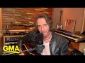 Rick Springfield performs acoustic version of ‘Jessie’s Girl’