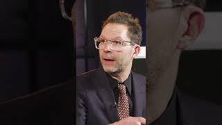 Celebrity Paul Gilbert Gets Crafty! Profile