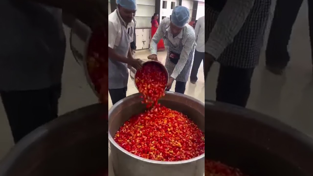 ഇന്ത്യയിലെ ഏറ്റവും വലിയ  അന്നദാനം നടക്കുന്ന സായിബാബ ക്ഷേത്രം