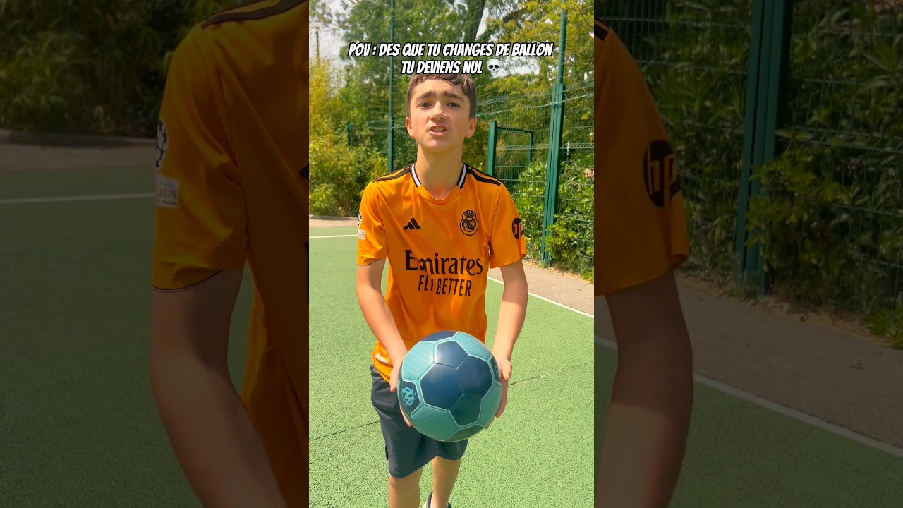 Ça te le fait aussi ou c’est que moi ? 👀👇#shorts #football #freestyle #humour #pov #pourtoi #viral