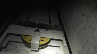 видео: Грохот в лифте - противовес захотел выйти погулять! картинка: Грохот в лифте - противовес захотел выйти погулять!