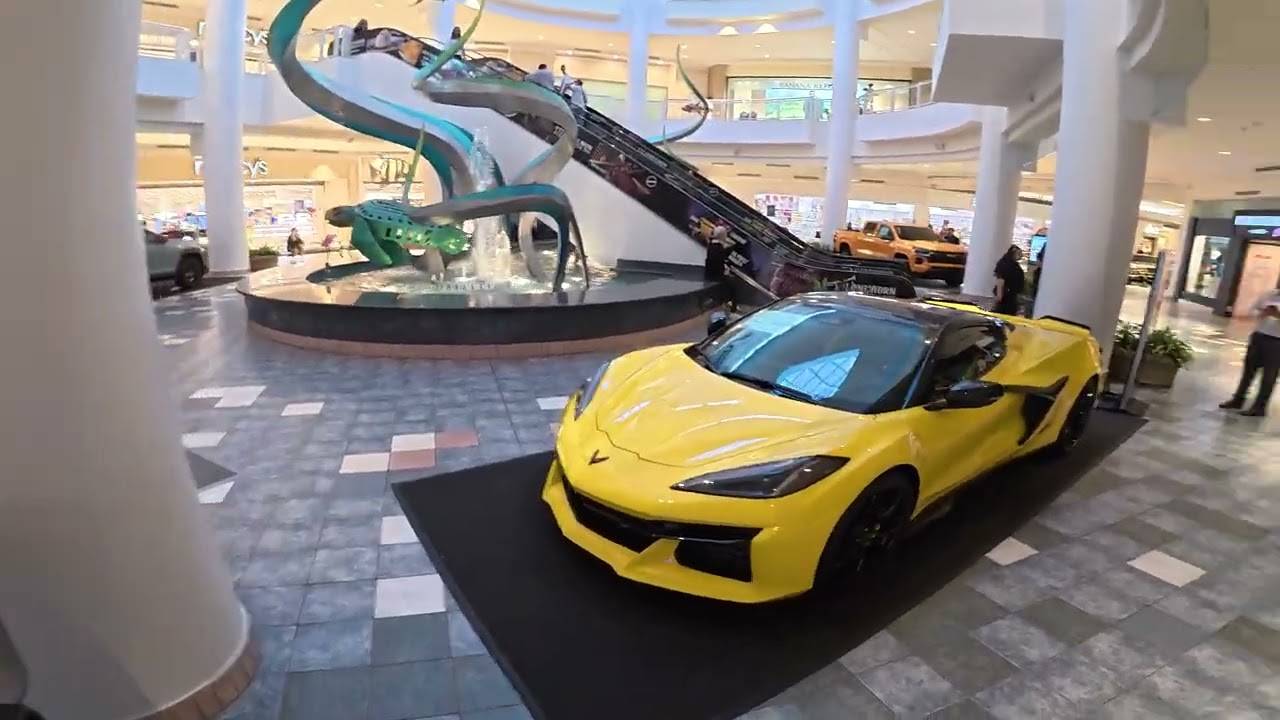 80 million square feet shopping mall in Puerto Rico 