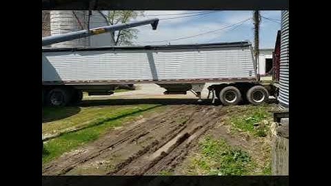 Loading out last bit of corn