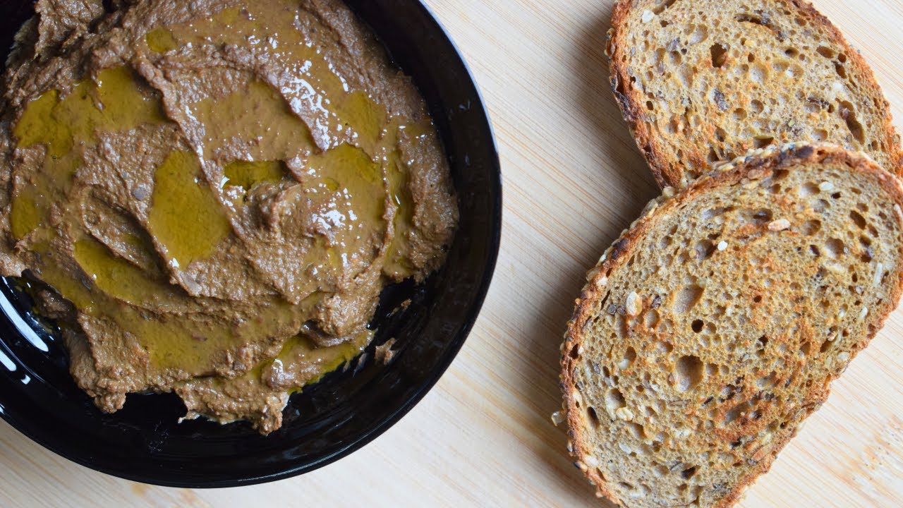 Receta de paté de hígados de pollo a la toscana. Crostini neri.