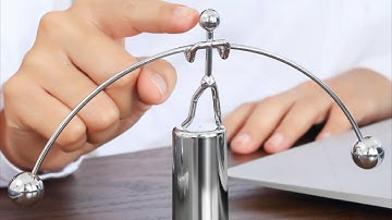 DYNAMIC BALANCING PENDULUM KINETIC BALANCING DESK TOY IRON MAN