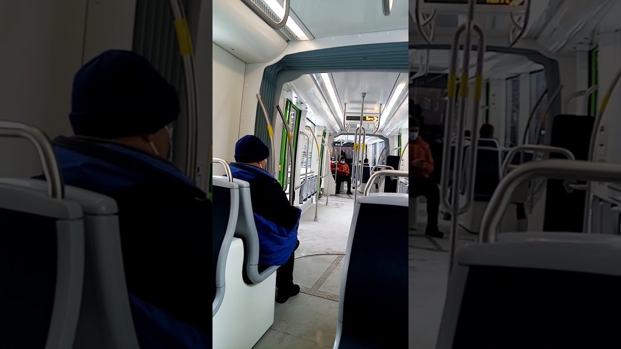 Montando en tranvia en Europa. España. Vitoria-Gasteiz