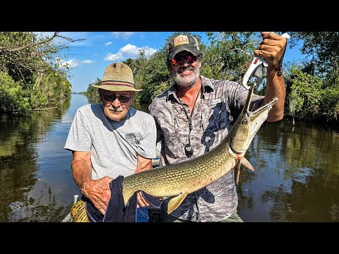 Smoked Garfish!  Alligator Gar Catch and Cook! 