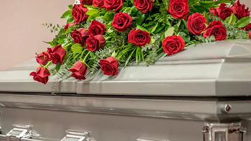 ¿Por qué hacen funerales con ataúd abierto?
