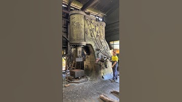 The worlds biggest hammer! #hammer #blacksmith #machinery
