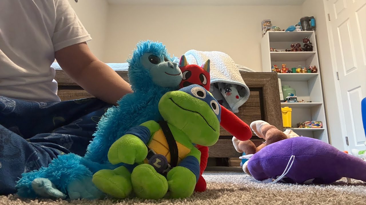 Fnaf movie plush parody - YouTube