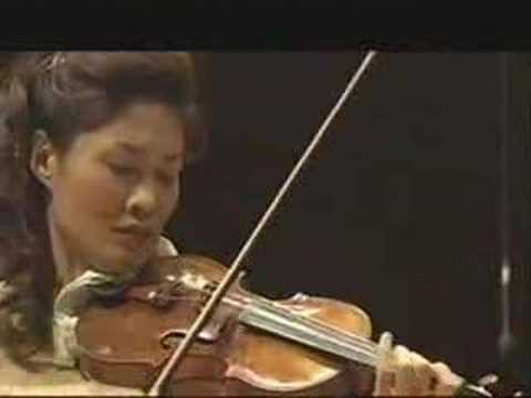 Kyung Sun Lee playing Brahms Violin Concerto Part 4