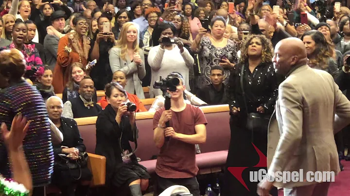 Tramaine Hawkins Sings CHANGED at Donnie McClurkin...
