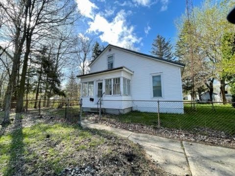 201 W Lake Avenue, Plymouth, IN home video tour