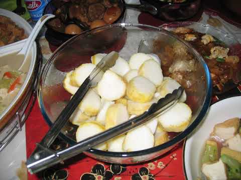 Lontong Meaning In English
