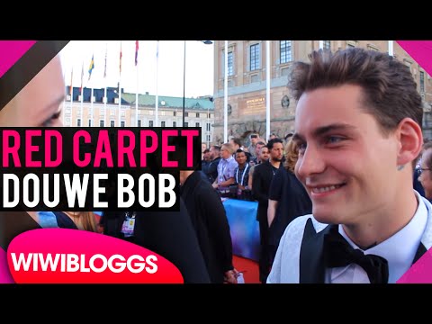 Douwe Bob Netherlands @ Eurovision 2016 red carpet | wiwibloggs