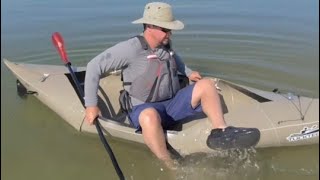 Easy way to enter and exit recreational kayaks