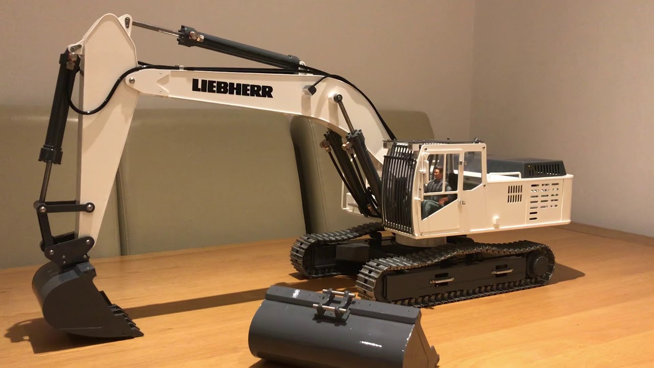 Magom 330d Rc excavator servonaut smb sound and quick connect.
