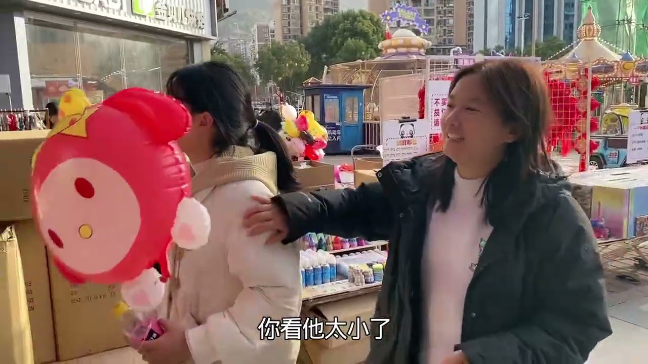 上海打工回四川过年，逛市场买年货，晚饭下馆子吃砂锅 #街头小吃 #赶场