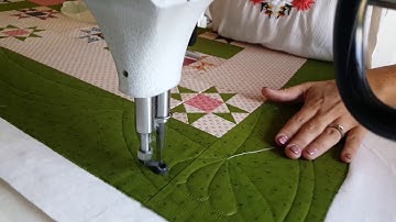 Machine Quilting a Scalloped Border with Natalia Bonner