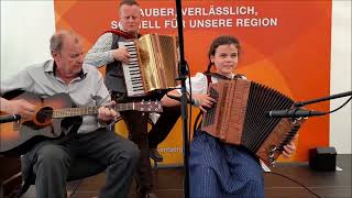 Ich hör so gern Harmonika - Kathi Kristandl