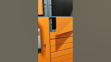 Smart parcel locker