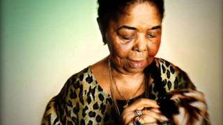 Video thumbnail of "Cesária Évora - Passeio Samba"