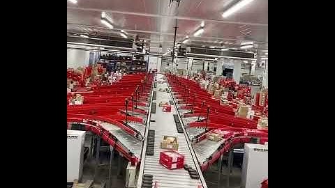 Conveyor belt system for automated logistic process#short #shorts