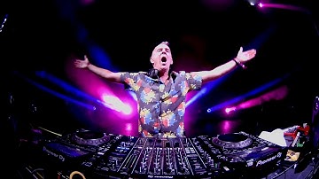 Fatboy Slim & Daniel Steinberg "Bus Stop Please" Live From Victorious Festival