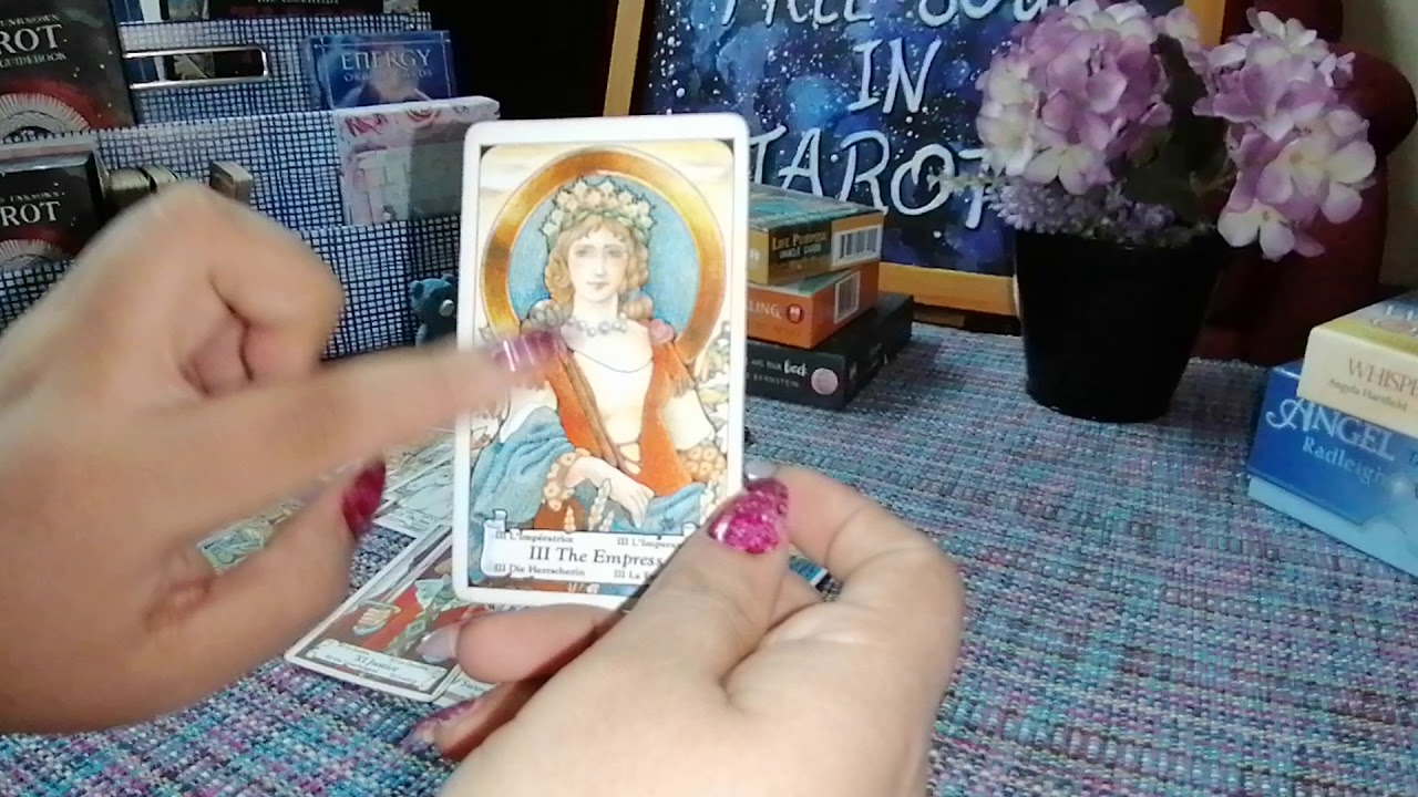 أختر كارت 💐 العلاقة الثلاثية ❤️ مقارنة بين  مشاعر الحيبب ونواياه  ومن سيختار 💙