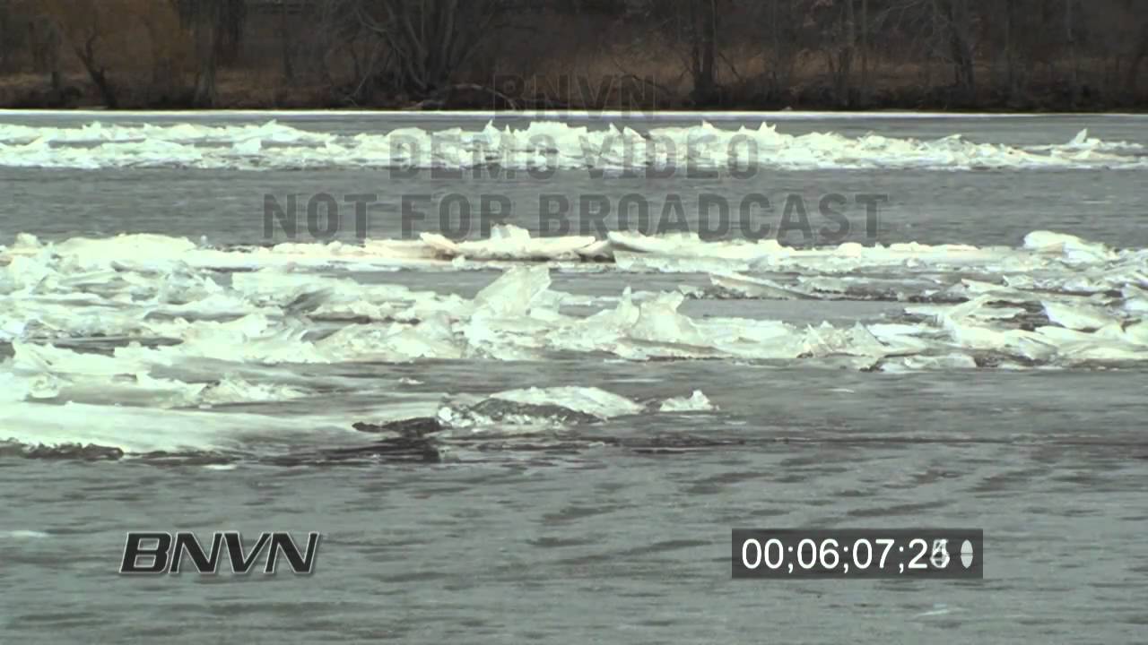 3/19/2010 Mississippi River Ice Jam Stock Video.