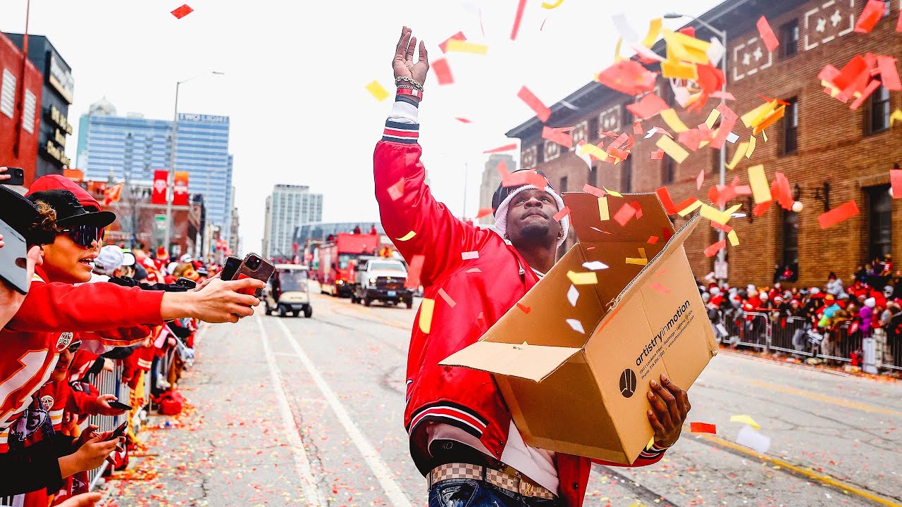 Favorite Pictures from the Chiefs Championship Parade