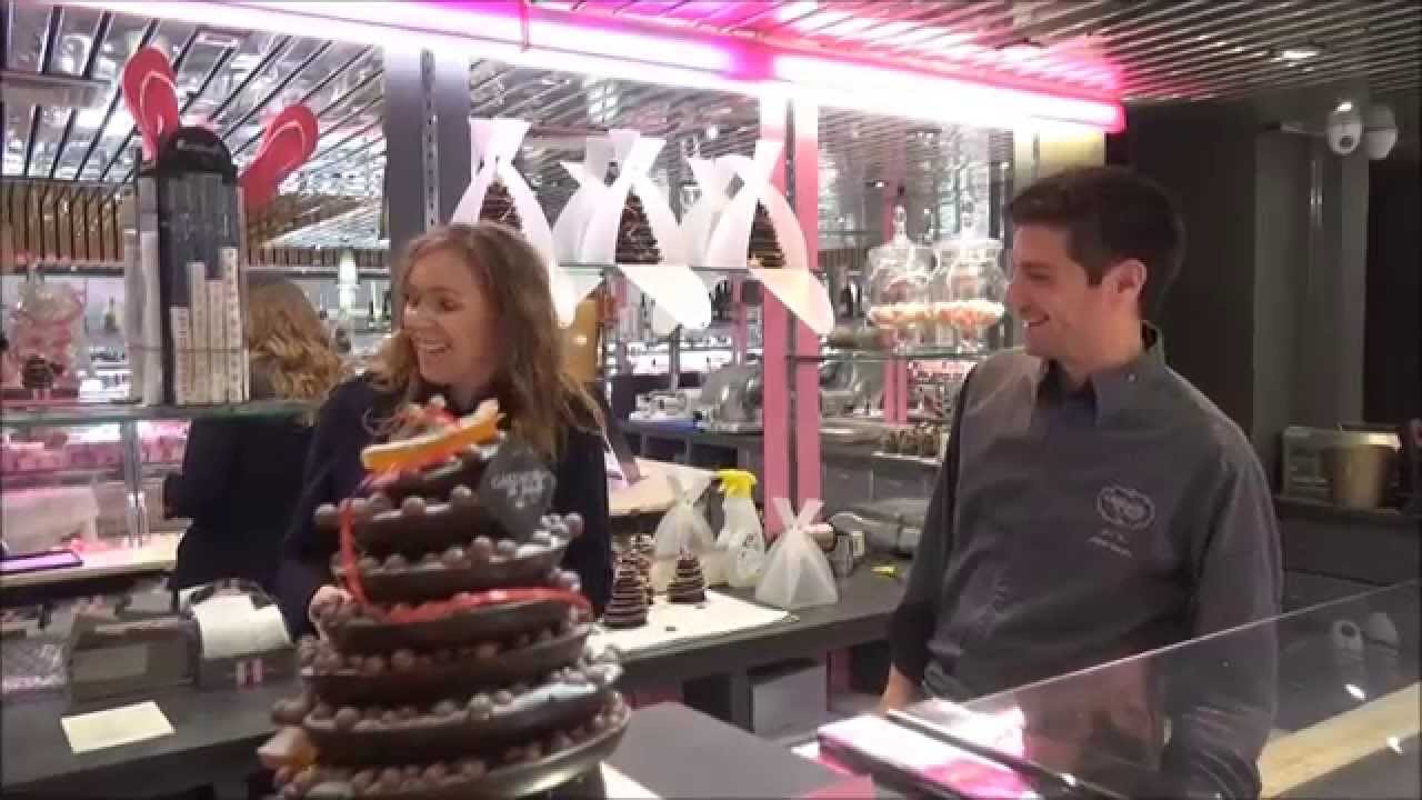 Les Macarons D Eric Bergon Chez Gateaux De Famille A Cavalaire Youtube