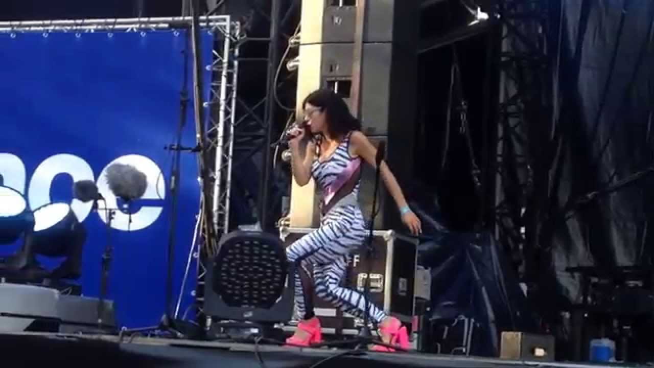 BLUE — Marina and the Diamonds (Live @ Rock en Seine, 29.08.2015)