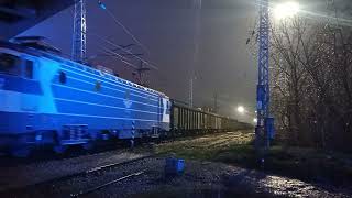 ДТВ 30622 с лъскавата 46002 от Бургас за Пирдоп, заминава от гара Казанлък