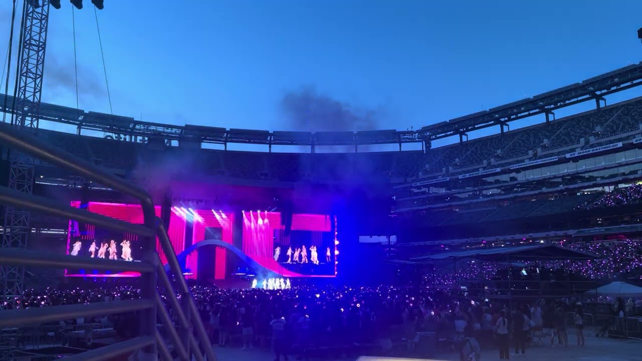 TWICE (트와이스) Ready To Be Tour NYC 230706 Full Concert Part 2