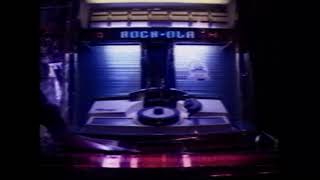 Vídeo de 40 Watt - Empty Bottle And Different Clothes