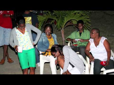 SIGNAL HILL ALUMNI Mov CHRISTMAS COMING