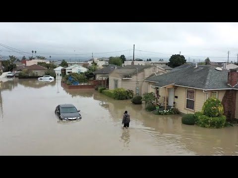 Levee breach floods Monterey County community