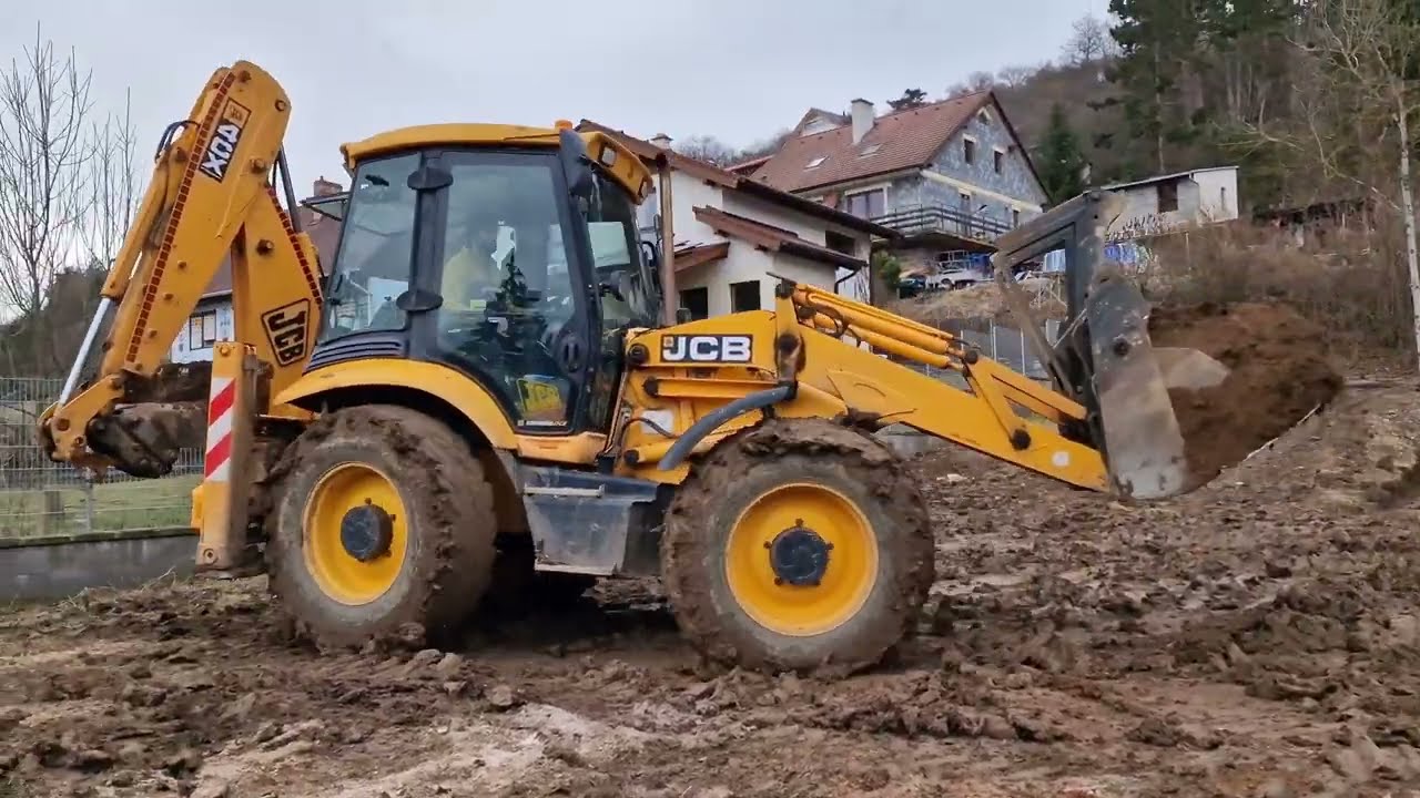 JCB 4CX in Mud 4K