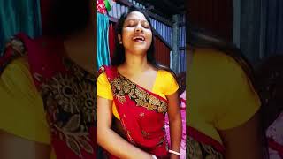 Chamma Chamma Baje Re