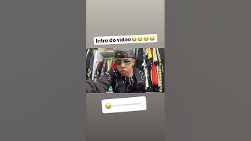 Mike gravando intro do canal do YouTube