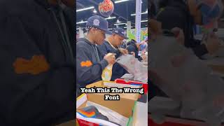Catching A Fake Off White Shoe At SneakerCon