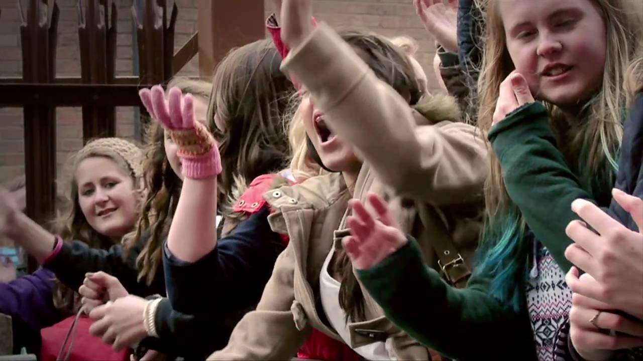 One+Direction+ +One+Thing - YouTube